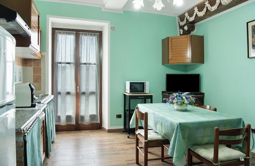 Costigliole d'Asti Apartment | Apartment 'La Rocca di Efisio - Dolcetto' with private terrace, Wi-Fi and air conditioning
