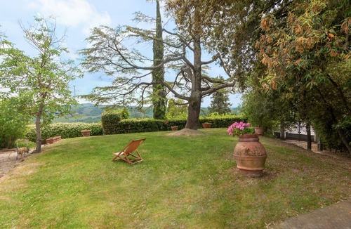 Montespertoli House | Apartment 'La Terrazza' with Shared Pool, Private Terrace & Wi-Fi