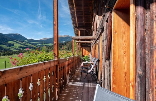 Sarntal Apartment | Apartment "Linde - Fiechterhof" with Shared Open Terrace, Garden & Wi-Fi