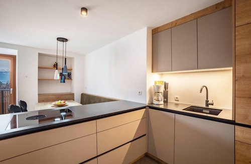 Naz Apartment | Apartment 'Linderhof Panorama Balkon' with Mountain View, Shared Pool and Wi-Fi