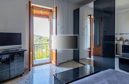 Chieti Apartment | Apartment located a stone's throw from the historic center of Chieti, with parking.