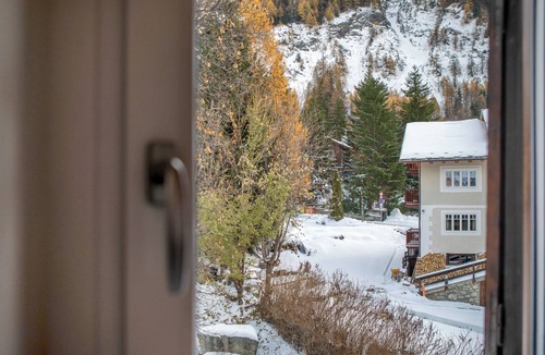 Entreves Apartment | Apartment 'Maison Esterina Vista Monte Bianco' with Mountain View, Shared Garden and Wi-Fi