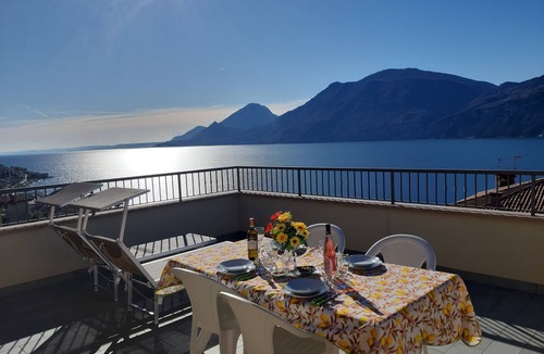 Assenza Apartment | Apartment Ninfea with beautiful lake view
