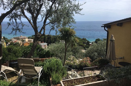 Genoa Apartment | Apartment 'Orchidea' with Sea View, Wi-Fi and Air Conditioning