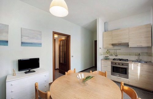 Diano Marina Apartment | Apartment Orizzonte 3 A with Shared Garden & Wi-Fi