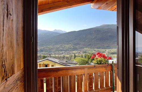 Montan-Angelin-Arensod Apartment | Apartment 'Pelòt-de La Masse' with Mountain View, Private Garden and Wi-Fi
