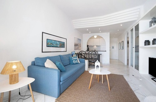 Jesolo Apartment | Apartment 'Relaxing' with Sea View, Shared Pool and Wi-Fi