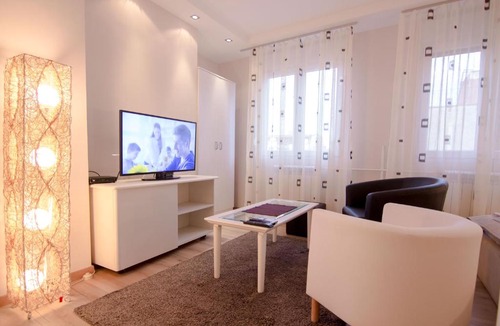 Vracar Apartment | Apartment Resavska