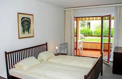 Caslano Apartment | Apartment Residenza Parcolago Apt-008 by Interhome