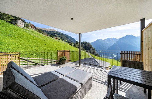 Moso in Passiria Apartment | Apartment 'Sunnseitn Lodge Alps' with Mountain View, Private Terrace and Wi-Fi