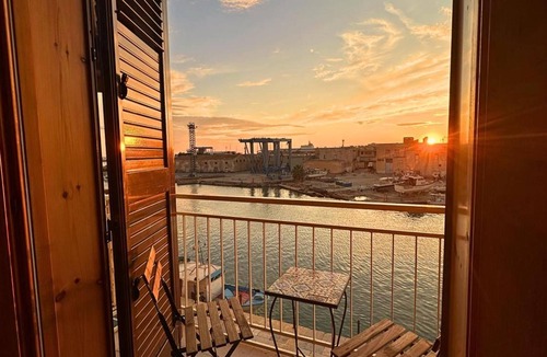Mazara del Vallo Apartment | Apartment 'Tramonto Mediterraneo' with Sea View, Wi-Fi and Air Conditioning