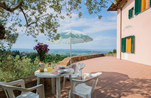Giugnano Apartment | Apartment Villa Morosi-2 by Interhome