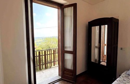 Montiglio Monferrato Apartment | Apartment with mountain and hill views