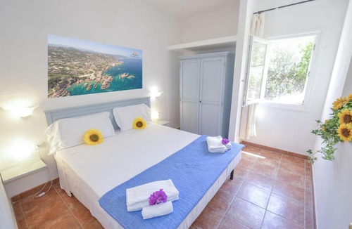 Costa Paradiso House | Apartment with Swimming Pool in Trinit d Agultu e Vignola