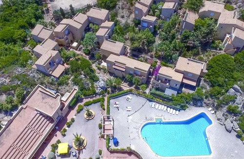 Costa Paradiso House | Apartment with Swimming Pool in Trinit d Agultu e Vignola
