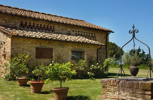 San Casciano in Val di Pesa Apartment | Apartment with WIFI, A/C, pool, TV, terrace, pets allowed, panoramic view, close to Greve In Chianti