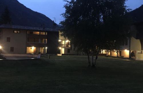 La Thuile House | Appartamento ampio giardino adiacente piste sci 4/6 posti letto