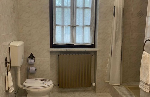 Oleggio Apartment | Appartamento in Oleggio with pool view and garden. Carpe diem and dont lose ti