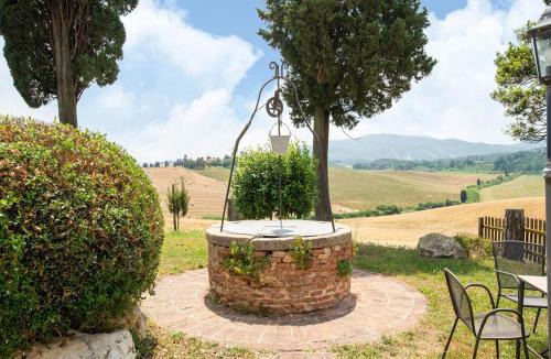 Collesalvetti House | Appealing Apartment in Collesalvetti with Garden