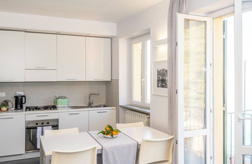 Masero Apartment | Apt Sciacchetrà - sea view balcony in the heart of Manarolan