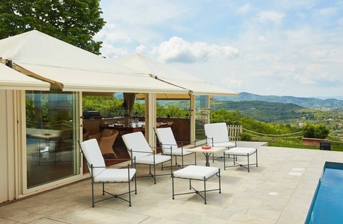 Quartiere XXIV Don Bosco Villa | Arezzo villa Summary: