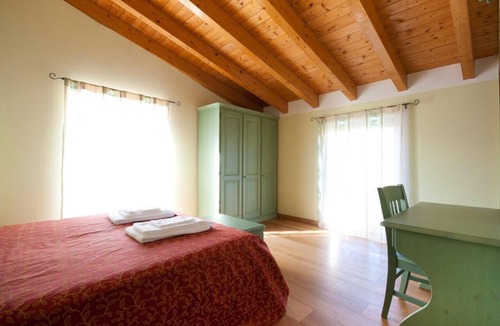 San Felice del Benaco Hostel | ATTIC LUXURY APT. private terrace Castle view