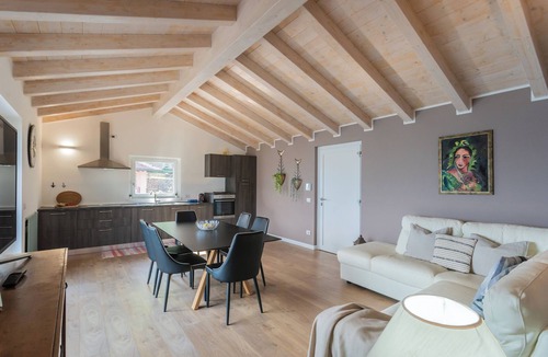Aurogna Apartment | Attico apartment with lakeview