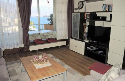 Brissago Apartment | Attico Monte Carlo by Fewotessin