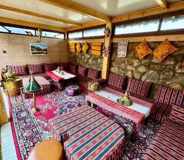Oum Rabia Hostel | Auberge Sous Les Étoiles Lac Ouiouane