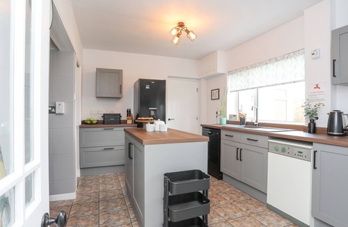 Bryngwran House | AVALON - BRYNGWRAN, pet friendly, with a garden in Llanfaelog