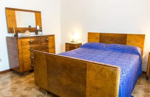 Genga Apartment | Avenale vacation house, Marche