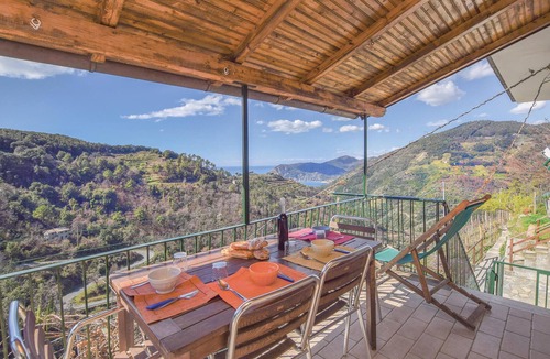 San Bernardino Apartment | Awesome apartment in vernazza sp with WiFi