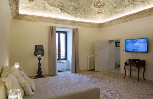 L'Aquila Bed & Breakfast | B&B Costa Masciarelli - Suite affrescate a due passi dal Duomo