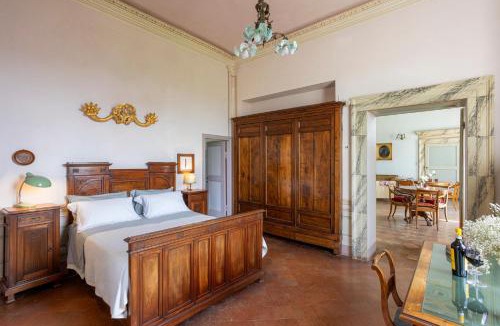 Colli del Tronto Bed & Breakfast | B&B in an 1800s Frescoed Villa with Panoramic Solarium and Historic Park - Villa Mastrangelo