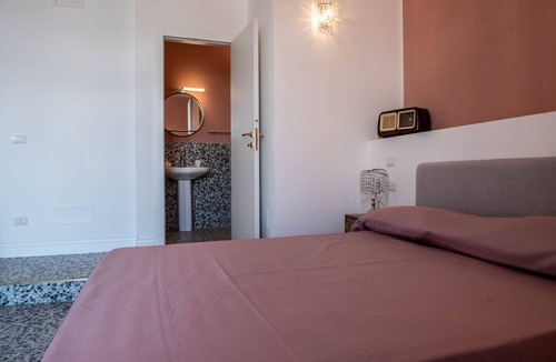 Isola del Borgo Antico Bed & Breakfast | B&B U'Panare, in Taranto's historic center a structure reminiscent of home