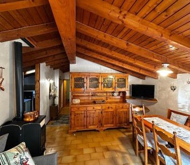 Branzi Apartment | Baita in città