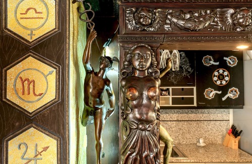 Duomo Apartment | Baroque Penthouse with Duomo Views