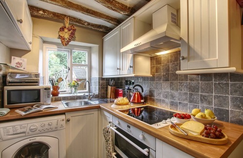Shipton under Wychwood Cottage | Bay Tree Cottage is tucked away in an elevated position on the edge of a pretty village.