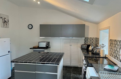 Tobermory Apartment | Bay View Apartment