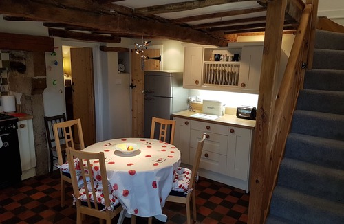 Crich Cottage | Beautiful 2 bedroomed stone cottage in the centre of Crich