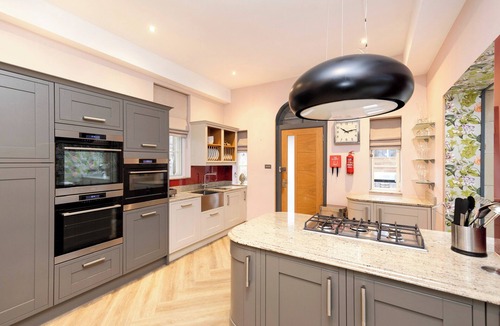New Town Apartment | Beautiful 3 bed Apt. on York Place