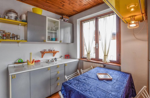 Ossimo Apartment | Beautiful apartment in Ossimo Superiore