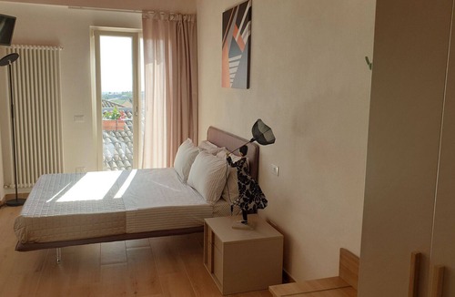 Recanati Old Town Apartment | Beautiful apartment for 4 people with A/C, WIFI, TV, balcony and parking, close to Porto Recanati
