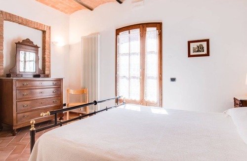 Guistrigona Villa | Beautiful apartment in villa for 3 guests with WIFI, A/C, TV, patio, pets allowed and parking