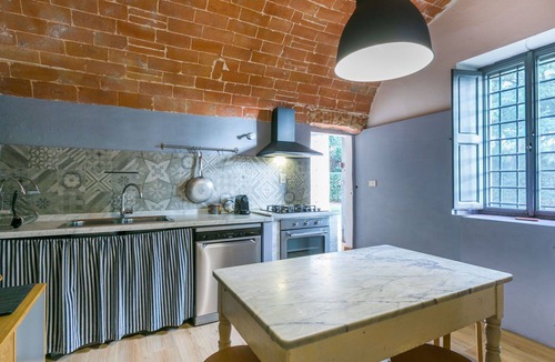 Lorenzana Villa | Beautiful apartment in villa for 4 guests with WIFI, pool and pets allowed