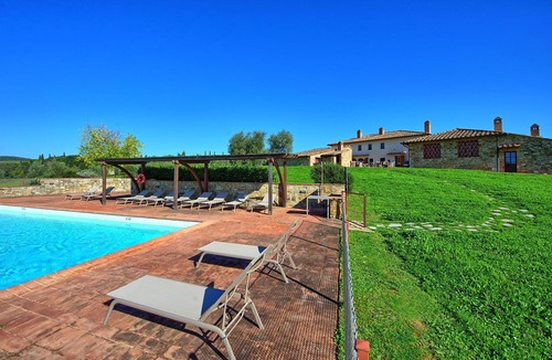 Castelnuovo Berardenga Apartment | Beautiful apartment for 4 people with pool, A/C, TV and panoramic view, close to Siena