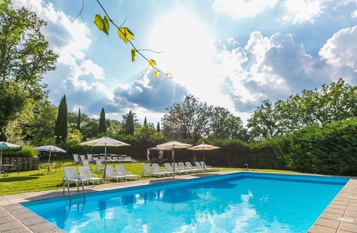 Badia Agnano Apartment | Beautiful apartment with pool, WIFI, TV, terrace, pets allowed, panoramic view and parking