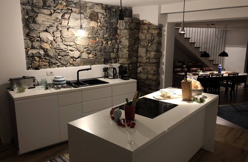 Claino Con Osteno House | Beautiful cottage on the lake - private lake access and beautiful views