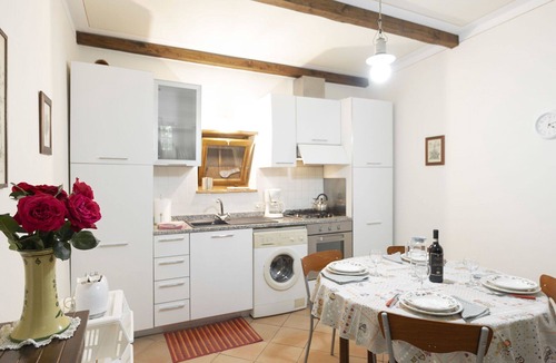 Cortona House | Beautiful private villa for 4 people with private pool, TV, patio and pets allowed