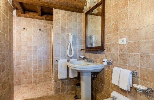San Benedetto di Lugana Apartment | Beautiful apartment for 6 guests with pool, WIFI, A/C, TV, patio, panoramic view and parking